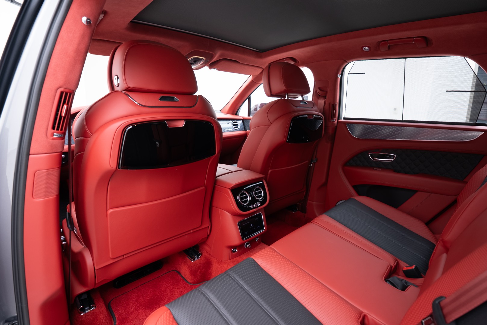 2023 BENTLEY BENTAYGA AZURE | GCC | MAIN DEALER WARRANTY SERVICE